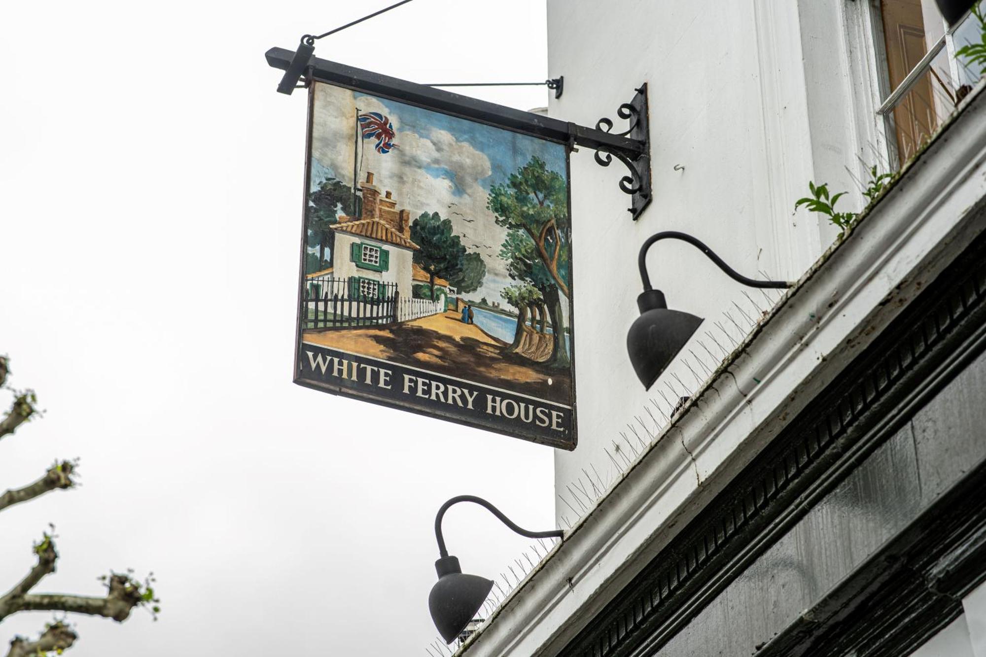 Publove @ The White Ferry, Victoria Londen Buitenkant foto